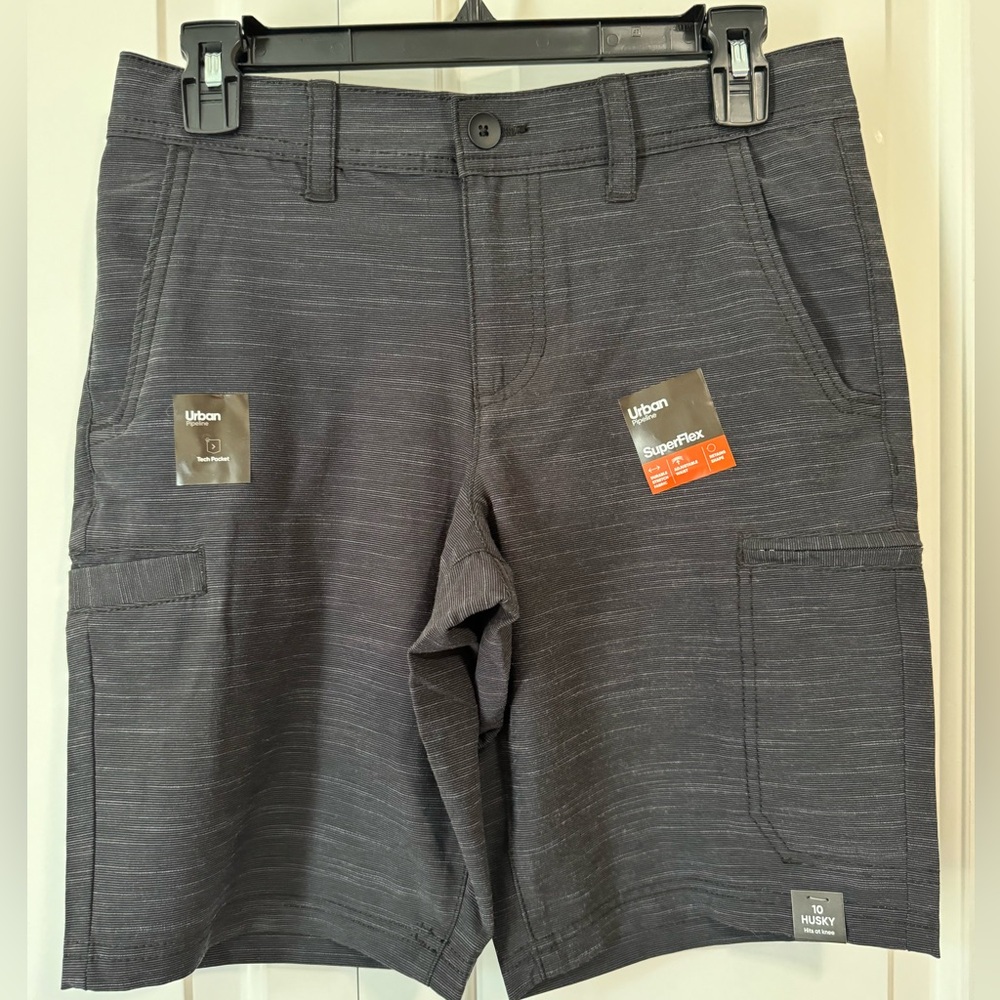 NWT boys Urban Pipeline 10 Husky short